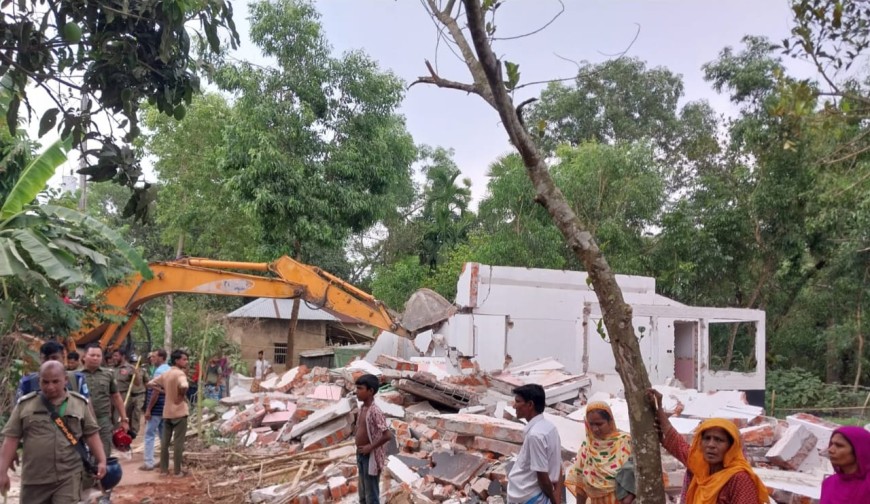 গাজিপুরে ৫৬টি অবৈধ স্থাপনা উচ্ছেদ, ২০ কোটি টাকার বনভূমি উদ্ধার