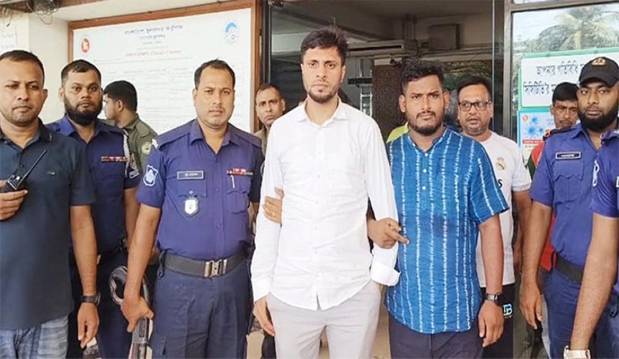 ভারতে যাওয়ার সময় বেনাপোল থেকে সাবেক ছাত্রলীগ নেতা গ্রেপ্তার