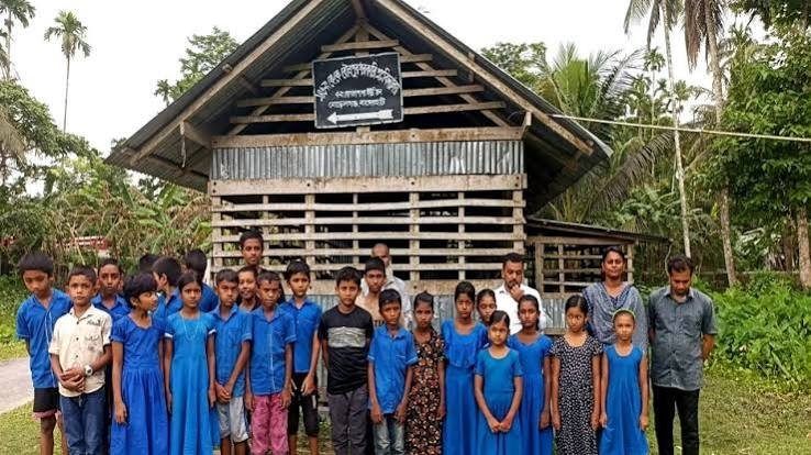 তিন বছর ধরে ছাপড়া ঘরে পাঠদান, নতুন ভবনের অপেক্ষায়